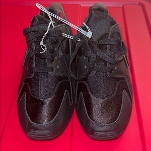 Nike Air Huarache.